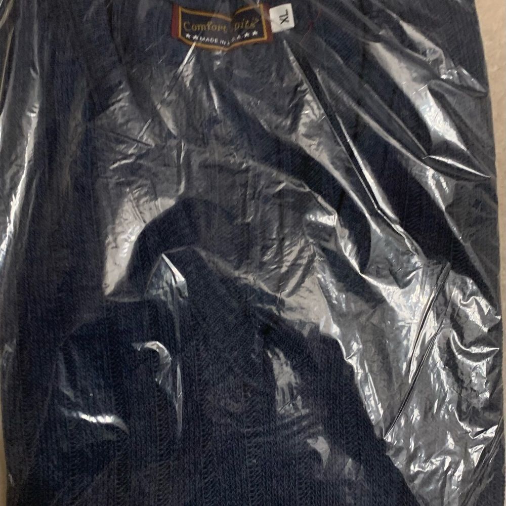 NWT Men’s Navy Blue Comfort Knits Sweater Vest   - Picture 7 of 7